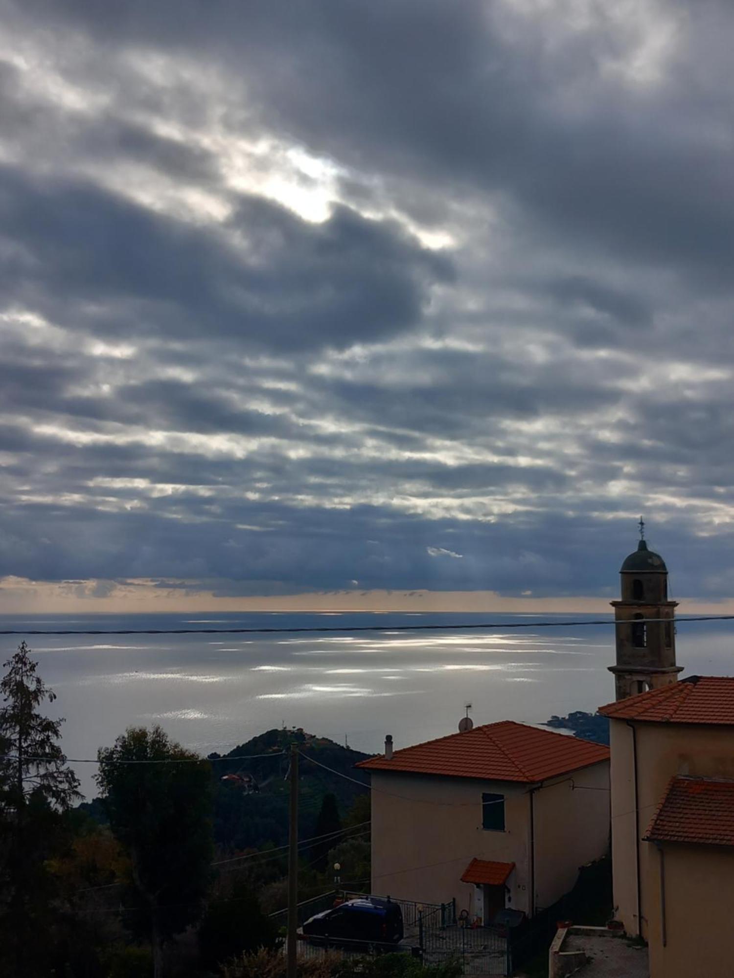 Dolci Risvegli Appartamento Vista Mare Βεντιμίλια Εξωτερικό φωτογραφία
