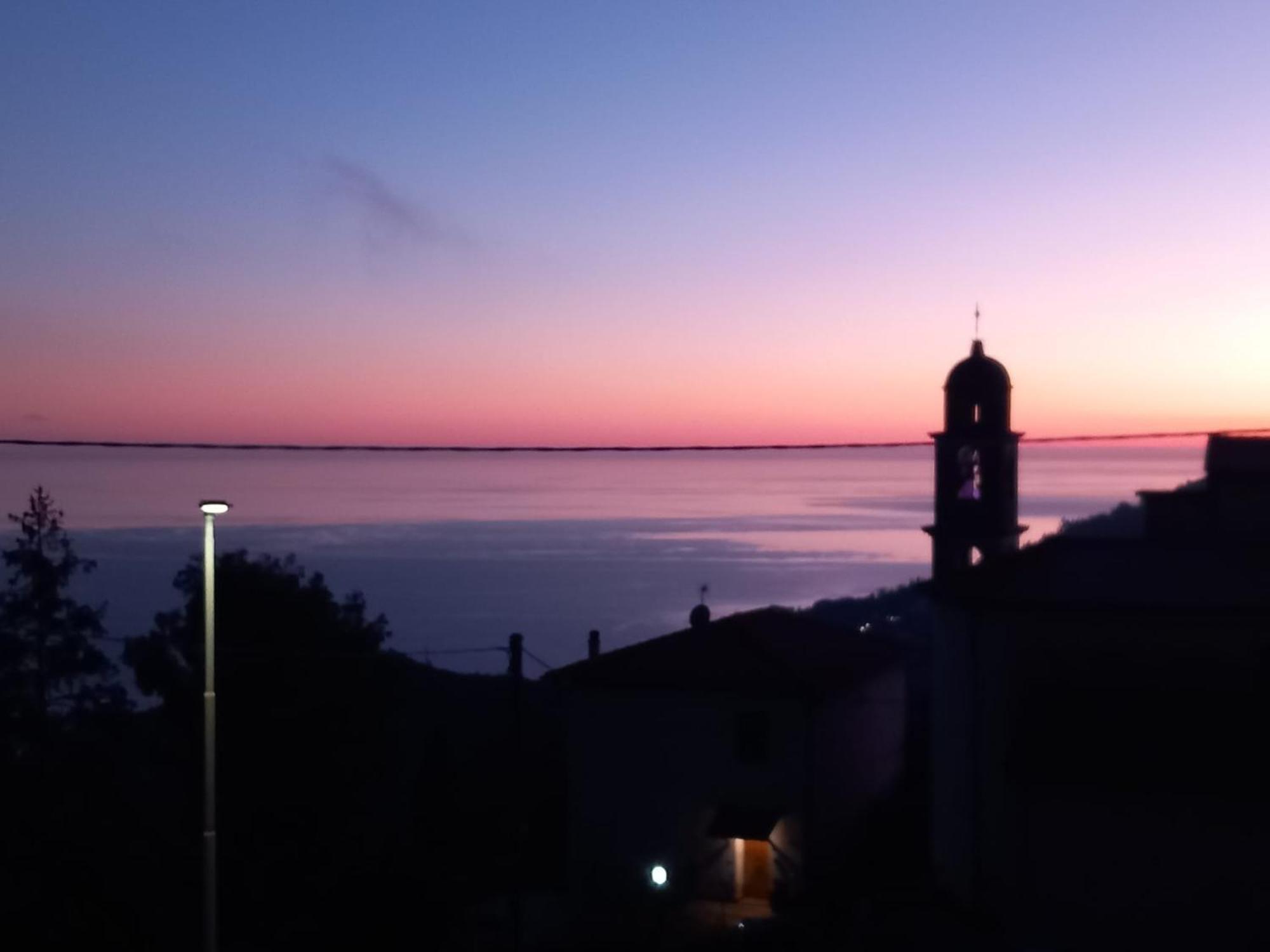 Dolci Risvegli Appartamento Vista Mare Βεντιμίλια Εξωτερικό φωτογραφία