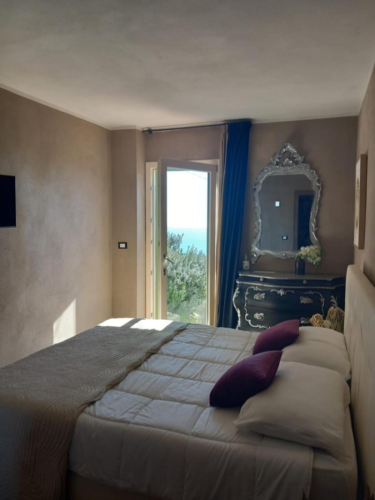 Dolci Risvegli Appartamento Vista Mare Βεντιμίλια Δωμάτιο φωτογραφία