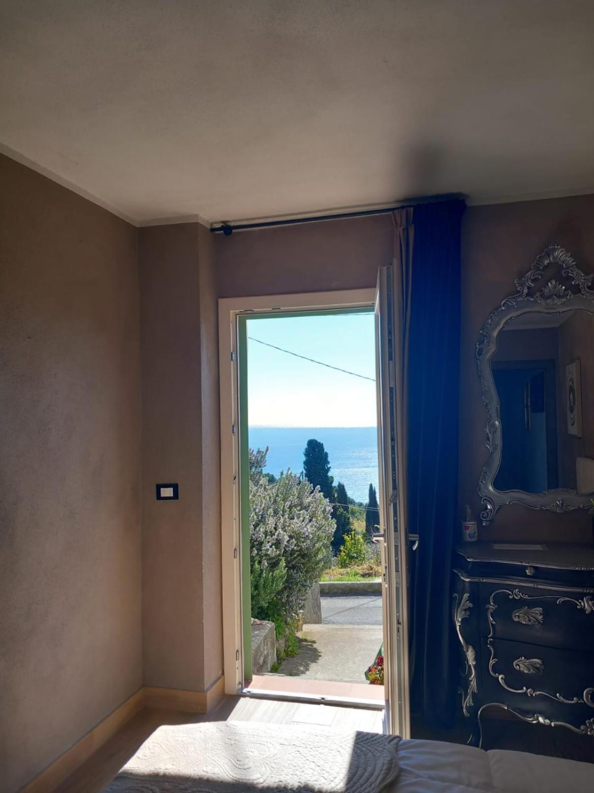 Dolci Risvegli Appartamento Vista Mare Βεντιμίλια Δωμάτιο φωτογραφία